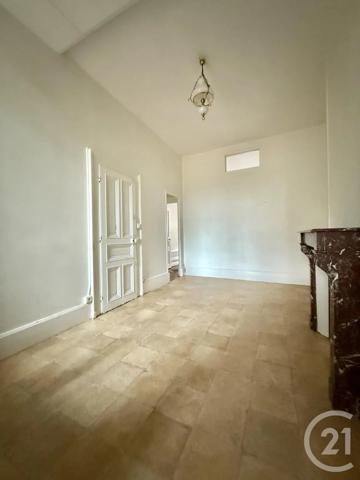 Immeuble à vendre  170 m 2   MOULINS  - 03