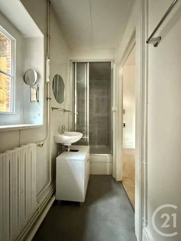 Immeuble à vendre  170 m 2   MOULINS  - 03