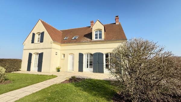 NOAILLES  PROCHE ,  BEAUVAIS A 5 MIN..MAISON 170m²  Habitables, 6 pièces, sous-sol total, piscine chauffée, terrain 1510m² environ