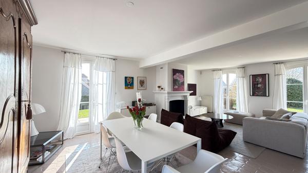 NOAILLES  PROCHE ,  BEAUVAIS A 5 MIN..MAISON 170m²  Habitables, 6 pièces, sous-sol total, piscine chauffée, terrain 1510m² environ