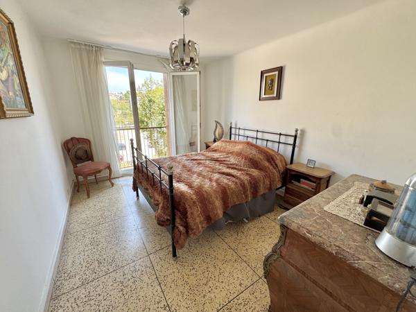 Marseille (13004) Grand T3 spacieux, double exposition, climatisé