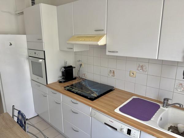 Marseille (13004) Grand T3 spacieux, double exposition, climatisé