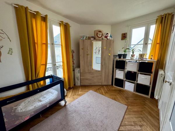 Immeuble de rapport local commercial et 5 appartements