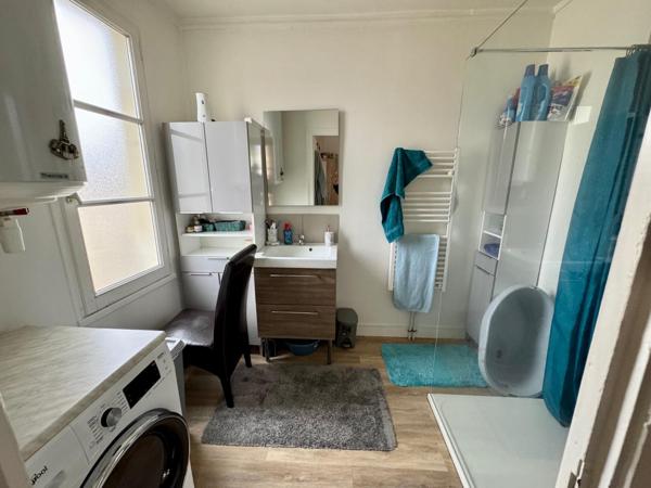 Immeuble de rapport local commercial et 5 appartements