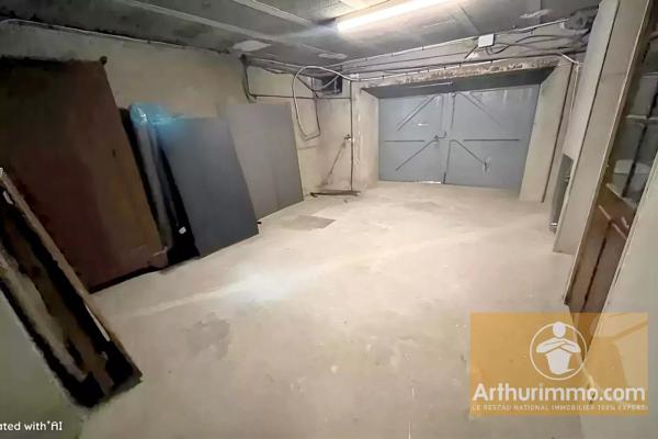 Vente                                                      Maison de village
                        
                     3 pièces                      66 m2                     à Chanac