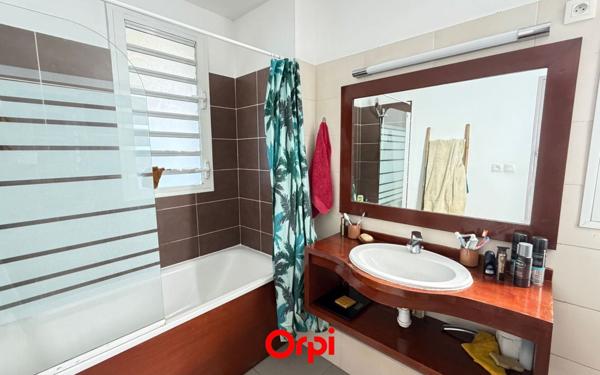 Appartement à vendre    3 pièces • 67 m2 Saint-Benoît