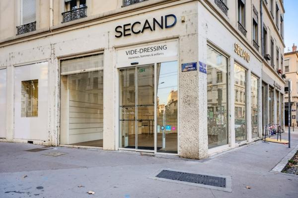 Local · Vente Lyon (69007) 7 pièces · 131m²