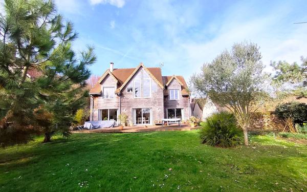 Maison à vendre    6 pièces • 184 m2 Mézières-sur-Seine