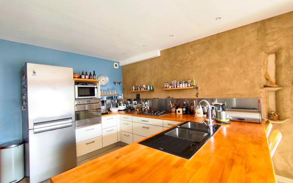 Maison à vendre    6 pièces • 184 m2 Mézières-sur-Seine