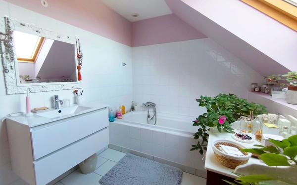 Maison à vendre    6 pièces • 184 m2 Mézières-sur-Seine