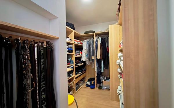 Maison à vendre    6 pièces • 184 m2 Mézières-sur-Seine