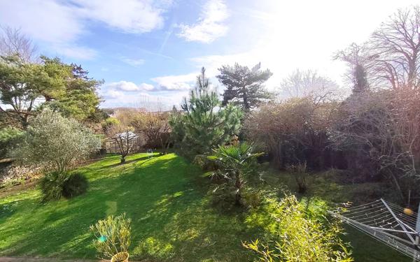 Maison à vendre    6 pièces • 184 m2 Mézières-sur-Seine