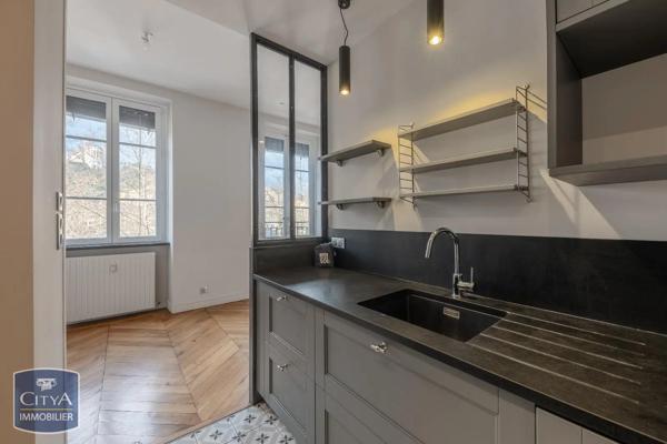 Appartement à louer 3 pièces 83.99m² Lyon (69002)