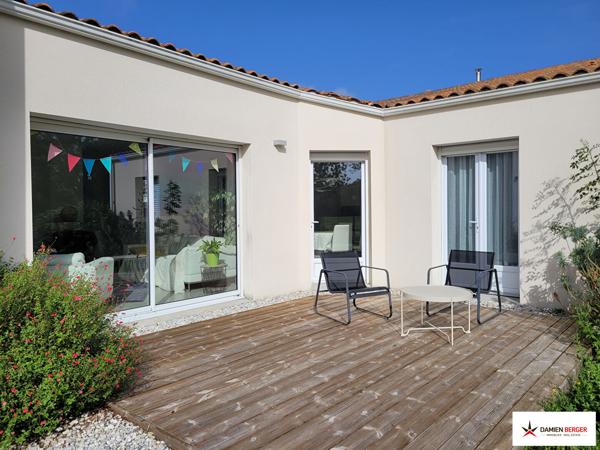 Belle maison contemporaine avec vue dégagée. Perigny