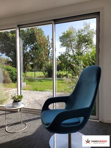 Belle maison contemporaine avec vue dégagée. Perigny