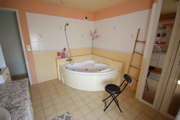 Maison à vendre 5 pièces ORDONNAZ (01)