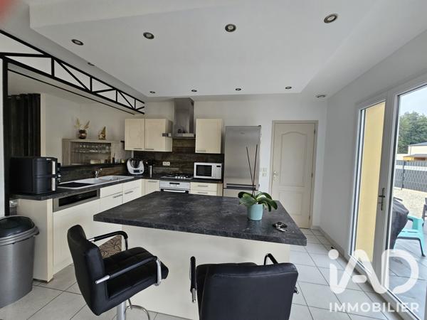 Maison à vendre 6 pièces 148 m² Le Breil-sur-Mérize
