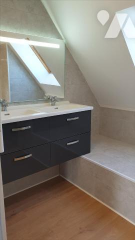 BELLE DEMEURE FAMILIALE ENTIEREMENT RENOVEE (DPE C)