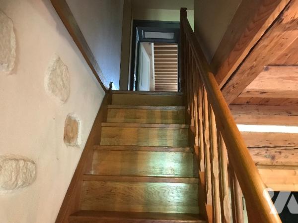 Jolie maison en pierres, habitable de suite, sur 1600m² de terrain clos