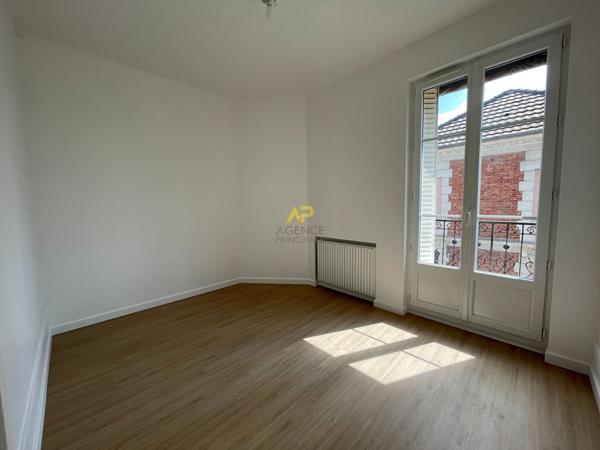 Refait à neuf au pied de la gare €215 000 ** - Référence 1863