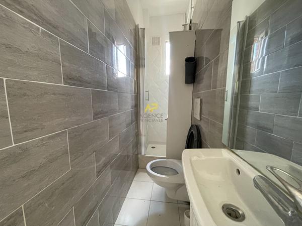 Refait à neuf au pied de la gare €215 000 ** - Référence 1863