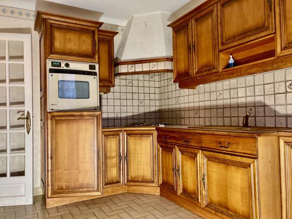 POITIERS, Maison d'environ 164m²