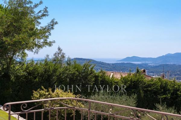 Castellaras, proche Mougins - Propriété d'exception avec vue époustouflante jusqu'à la mer