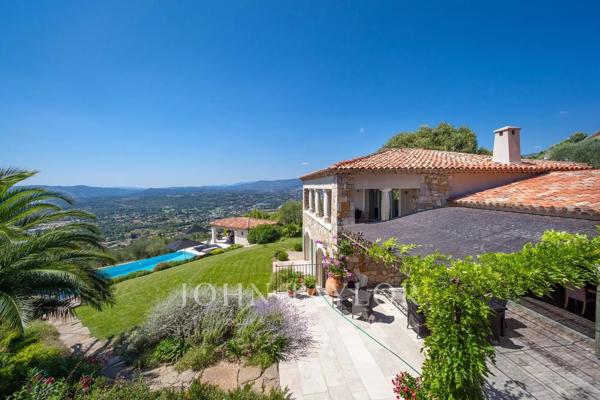 Castellaras, proche Mougins - Propriété d'exception avec vue époustouflante jusqu'à la mer