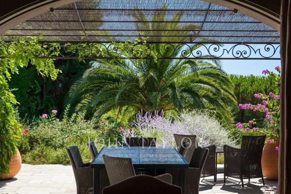 Castellaras, proche Mougins - Propriété d'exception avec vue époustouflante jusqu'à la mer