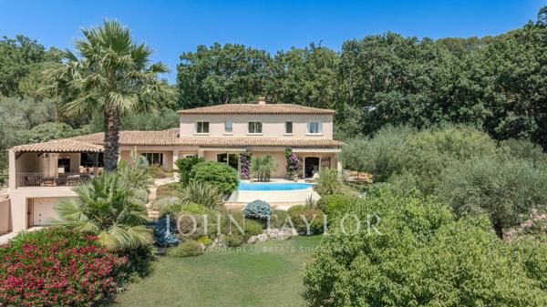 Superbe villa familiale au calme absolu avec vue village