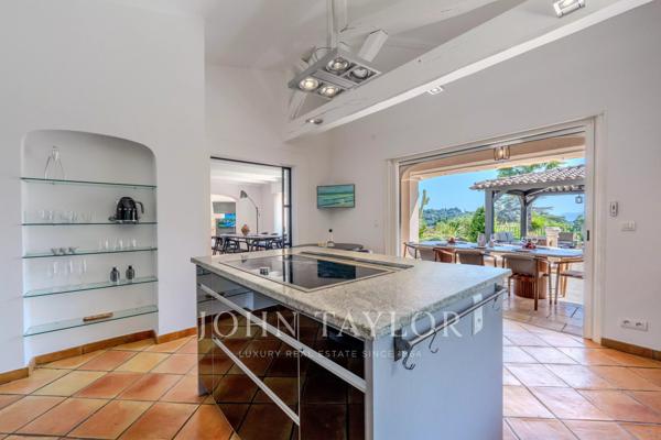 Superbe villa familiale au calme absolu avec vue village