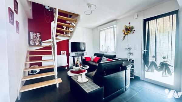 Maison au centre bourg de MESLAN