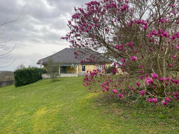 Maison - Proximite oloron-sainte-marie - Réf.:205382 PROXIMITE OLORON - MAISON CONTEMPORAINE DE PLAIN-PIED TYPE T4 AVEC GARAGE DOUBLE ET JARDIN CLOS -