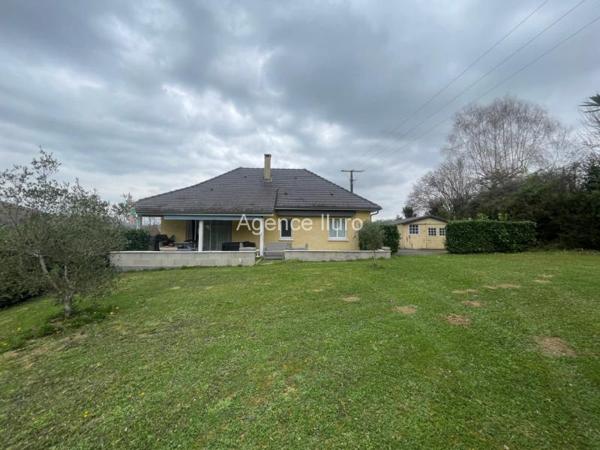 Maison - Proximite oloron-sainte-marie - Réf.:205382 PROXIMITE OLORON - MAISON CONTEMPORAINE DE PLAIN-PIED TYPE T4 AVEC GARAGE DOUBLE ET JARDIN CLOS -