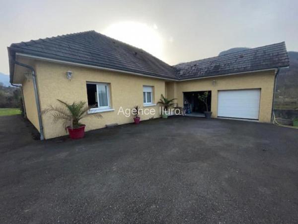 Maison - Proximite oloron-sainte-marie - Réf.:205382 PROXIMITE OLORON - MAISON CONTEMPORAINE DE PLAIN-PIED TYPE T4 AVEC GARAGE DOUBLE ET JARDIN CLOS -