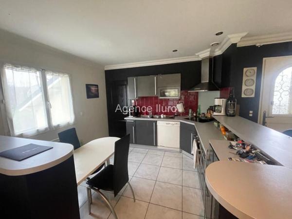 Maison - Proximite oloron-sainte-marie - Réf.:205382 PROXIMITE OLORON - MAISON CONTEMPORAINE DE PLAIN-PIED TYPE T4 AVEC GARAGE DOUBLE ET JARDIN CLOS -