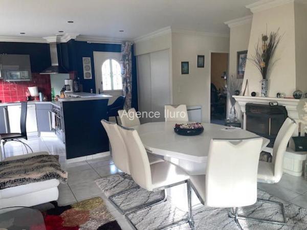 Maison - Proximite oloron-sainte-marie - Réf.:205382 PROXIMITE OLORON - MAISON CONTEMPORAINE DE PLAIN-PIED TYPE T4 AVEC GARAGE DOUBLE ET JARDIN CLOS -