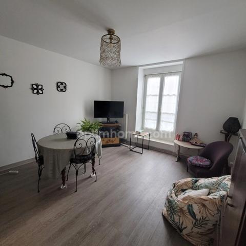 DINAN (22) Plein centre ville Appartement T3 avec 2 chambres au 2ème Etage, aucun travaux