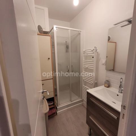 DINAN (22) Plein centre ville Appartement T3 avec 2 chambres au 2ème Etage, aucun travaux