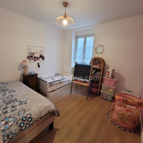 DINAN (22) Plein centre ville Appartement T3 avec 2 chambres au 2ème Etage, aucun travaux