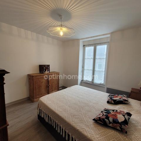DINAN (22) Plein centre ville Appartement T3 avec 2 chambres au 2ème Etage, aucun travaux