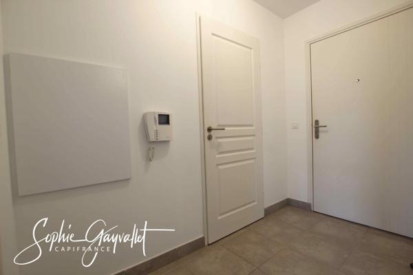 DERNIER ÉTAGE - T2 LUMINEUX AVEC TERRASSE ET GARAGE – VENELLES