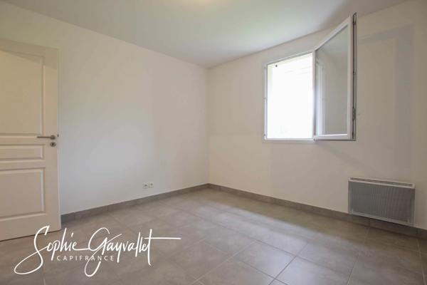 DERNIER ÉTAGE - T2 LUMINEUX AVEC TERRASSE ET GARAGE – VENELLES