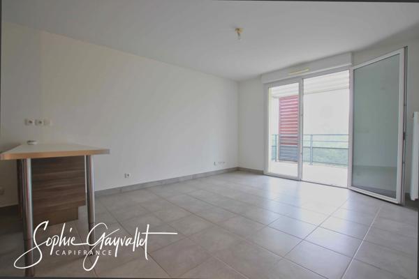 DERNIER ÉTAGE - T2 LUMINEUX AVEC TERRASSE ET GARAGE – VENELLES