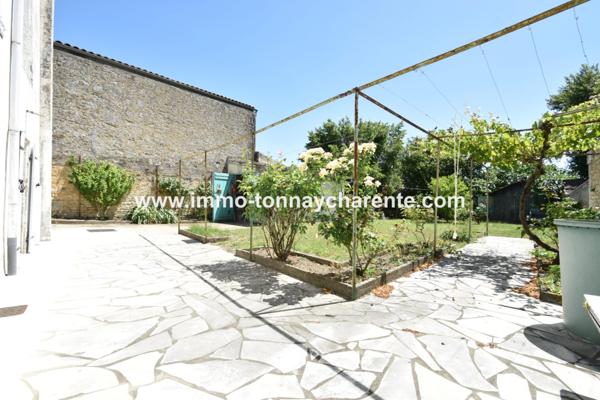 Maison ancienne à rénover sur 2500 m² de terrain
