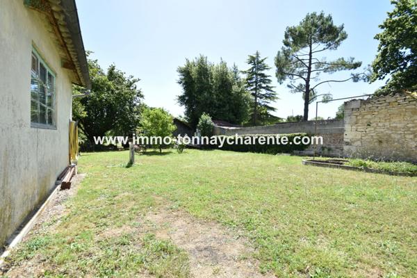 Maison ancienne à rénover sur 2500 m² de terrain
