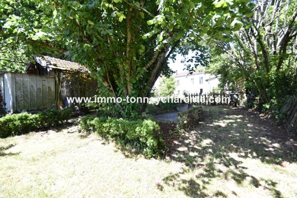 Maison ancienne à rénover sur 2500 m² de terrain