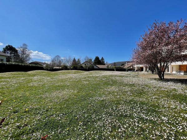 Divonne-les-Bains (01220) Appartement avec terrasse 2 chambres à Divonne-Les-Bains - Proximité centre
