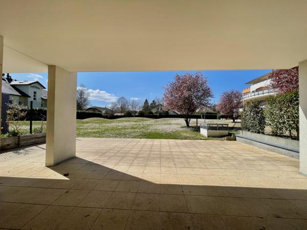 Divonne-les-Bains (01220) Appartement avec terrasse 2 chambres à Divonne-Les-Bains - Proximité centre