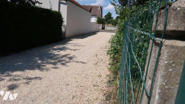 BESSE  - Parcelle de terrain avec chemin d'accès commun,
Surface constructible 400m2
Façades ...